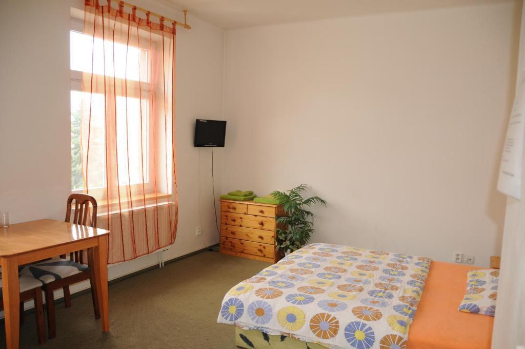 Penzion Pupendo Hradec Kralove Bagian luar foto